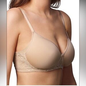 Wonderbra
Floral Lace Wire-Free Bra E7454